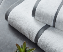 Load image into Gallery viewer, Luxury Towel Set Super Soft Thick Cotton - 3 Piece