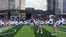 Load image into Gallery viewer, 100cm Giant Inflatable Pool Beach Thickened PVC Sport Ball Football Soccer Outdoor