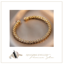 Load image into Gallery viewer, Women's Luxury Gold Bangle