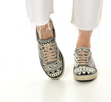 Load image into Gallery viewer, Digital Print Colourful Patterned Women's Sports Shoes Classic Shoes Flat Camouflage Casual Shoes Fashion 2021