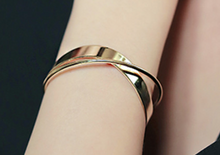 Load image into Gallery viewer, Women's Elegant Gold Bangle
