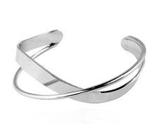Load image into Gallery viewer, Women's Elegant Gold Bangle
