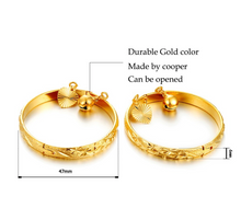 Load image into Gallery viewer, Baby's Bangle - Gold or Silver

