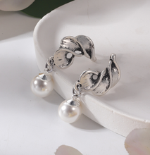 Load image into Gallery viewer, Luxury Plus Gold or Silver Pearl Necklace + Earrings
