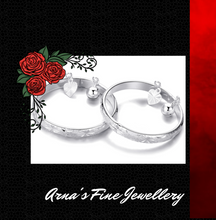 Load image into Gallery viewer, Baby's Bangle - Gold or Silver
