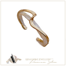 Load image into Gallery viewer, Women's Elegant Gold Bangle
