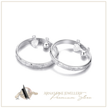 Load image into Gallery viewer, Baby's Bangle - Gold or Silver
