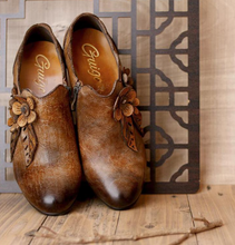 Load image into Gallery viewer, "Arna" Collection Shoes - Handcrafted Original  Leathers - Vintage High Heels
