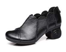 Load image into Gallery viewer, "Arna" Collection Shoes - Handcrafted Original Leathers - Retro Women Pumps
