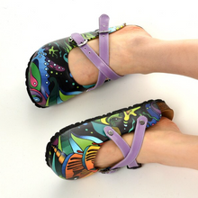 Load image into Gallery viewer, Quality 2021 Women's Sabo Slipper - Many Styles &amp; Colours
