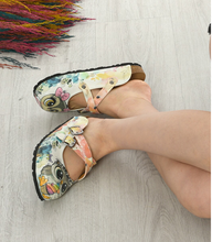 Load image into Gallery viewer, Quality 2021 Women's Sabo Slipper - Many Styles &amp; Colours
