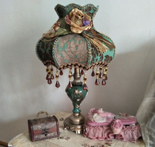 Load image into Gallery viewer, Arna Royal Collection - Europe Crystal Table Lamp Vintage Retro Palace Style
