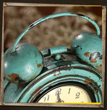 Load image into Gallery viewer, Deluxe "Arna Royal Clock Collection"  Retro Iron Clock - Many Colours
