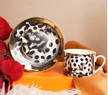 Load image into Gallery viewer, "Arna Lisa" Royal Collection - Luxury Set of 6 Bone China Cup And Saucer Designer Cats
