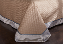 Load image into Gallery viewer, "Arna Lisa" Royal Collection - New Royal Luxury Bedding - King - 10 Piece
